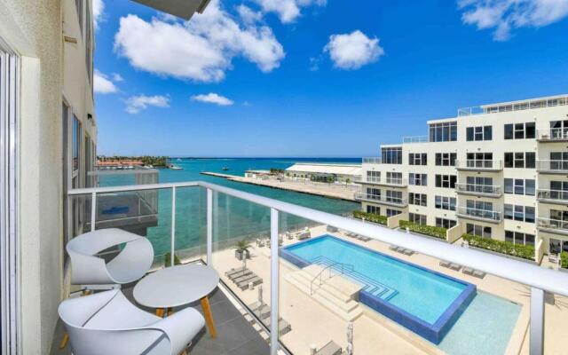 *NEW* 2Bd 2Bath APT with Ocean View, Pool, Gym