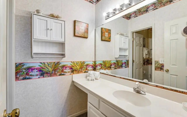 River Oaks 51-E Apartment
