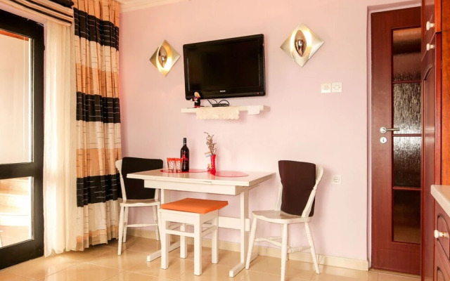 Dilly Pinezi i in Pinezi i