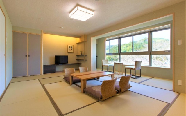Superior Renovated (New Building) Japanese-Style Room 사진 1