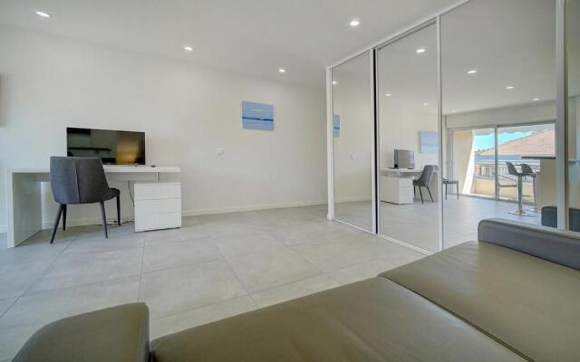 STUDIO MODERNE RENOVE 2MiN CROISETTE A0B166