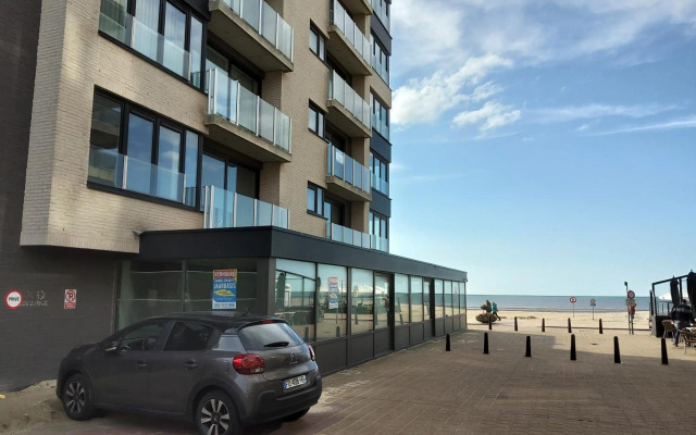 Koksijde Zeedijk La Digue 102 appartement - lateraal zeezicht