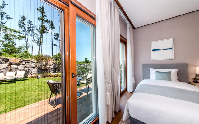 Camphortree Hotel & Resort