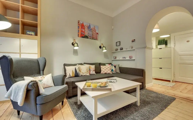 Monte Cassino Blanco by Grand Apartments