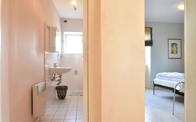 Vintage Farmhouse in Vinzelles with Pool