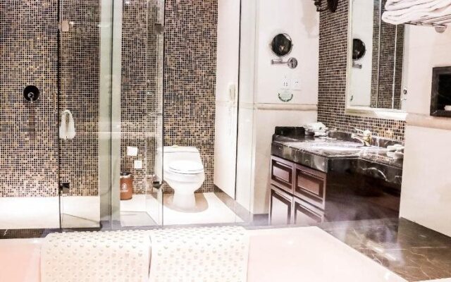 Qingdao Jinhong Sea View Holiday Hotel