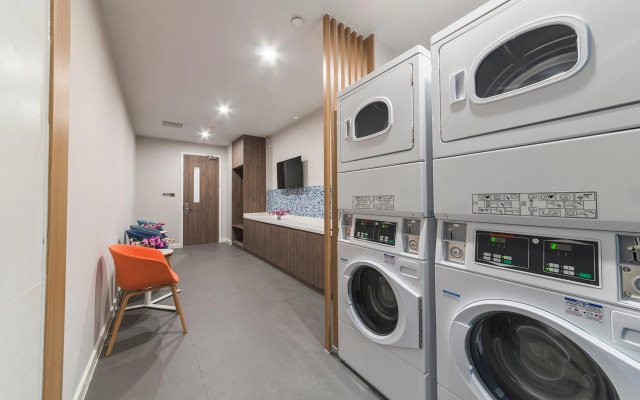 Holiday Inn Express Shanghai Xuhui Binjiang by IHG