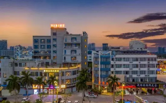 Sunshine Holiday Hotel（Beihai Silver Beach Beach Park）