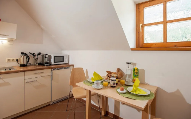 Schluga Spa Apartments & Mobile Homes