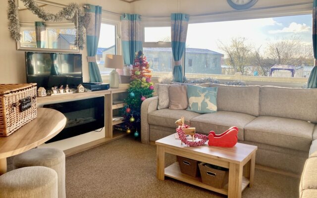 Luxury Pet Friendly Hot Tub Breaks at Tattershall