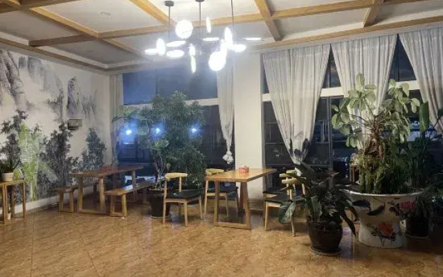 Sunshine Courtyard Inn (Jianshui Ancient City Branch)
