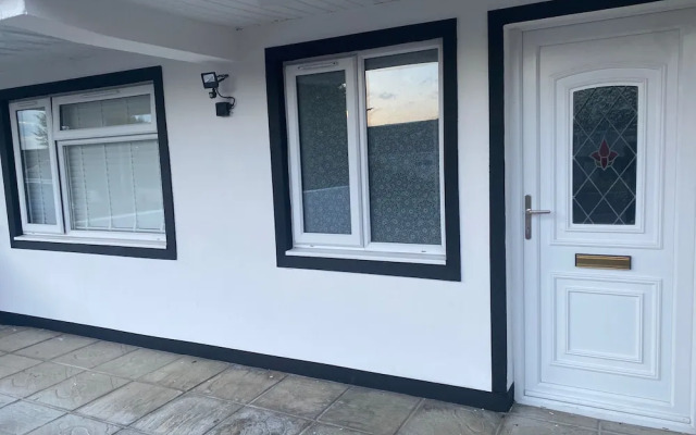 Stunning Truro 1-bed - Sleeps 2 & Parking