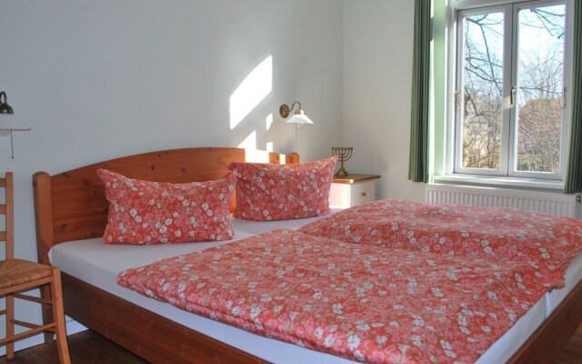 Spacious Apartment With Garden in Boisendorf