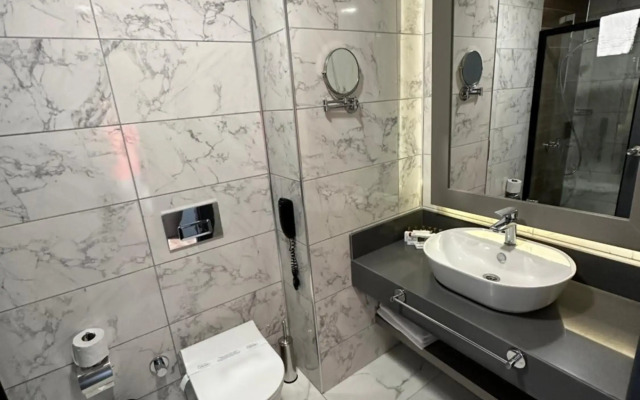 Side Golden Rock Hotel 16+ Adults Only