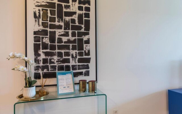 Lovelystay - Modern And Colourful Flat in the Heart of Graça