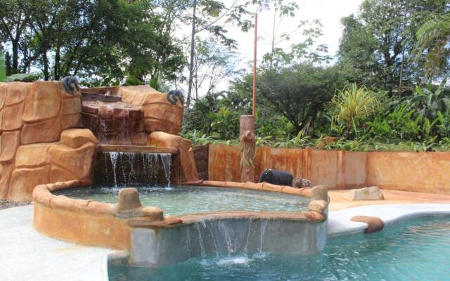 Hotel Catarata Río Celeste