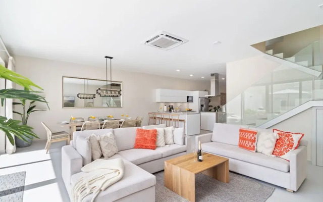 High-end Villa Walk to Beach Pool Ocean View