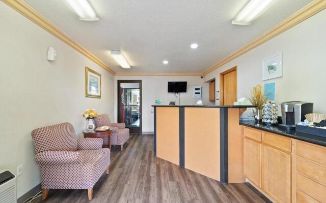 Garibaldi Inn at the Bay