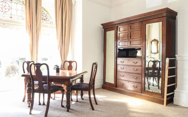 Ismay Dining Room Suite - Titanic Interest