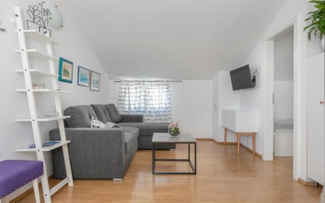 4+1 apartment in the city centre, near the beach