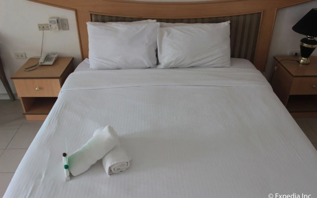 Wild Orchid Beach Resort