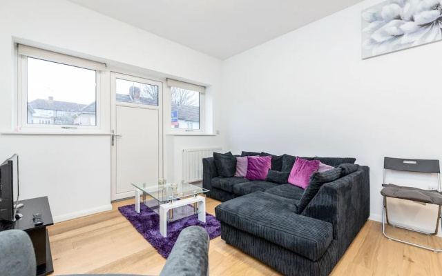 2BR Apt-sleeps 5-accessible-central Dartford