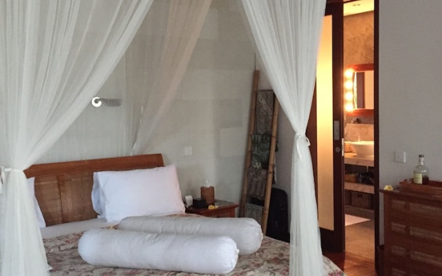 Nusa Indah Villa – Guest Rooms – Candi Dasa