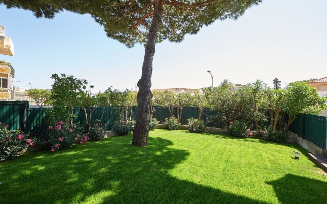 Central Holiday Home