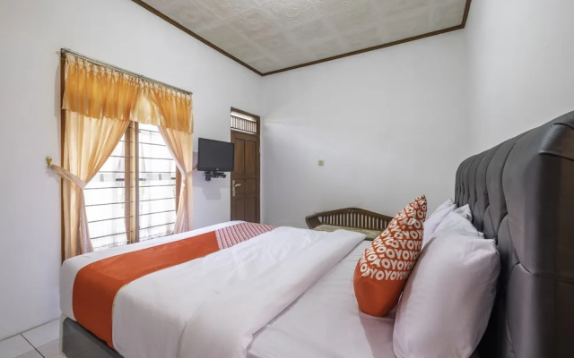 Puri Cikole Asri by OYO Rooms