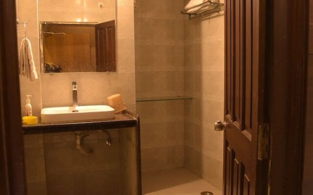 Hotel Amit Palace
