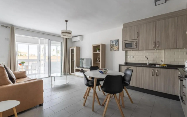 A410 Frontlilne Apartment