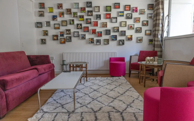London - 4 Bed - Sleeps 8 - Garden - Pet Friendly