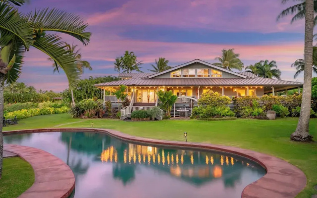 Secret Beach House in Kilauea