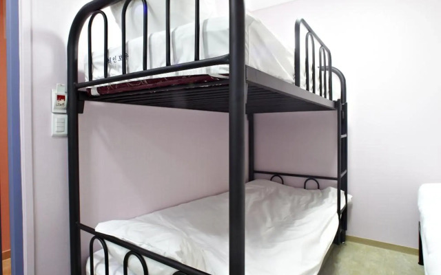 Rainbow Hotel Myeongdong