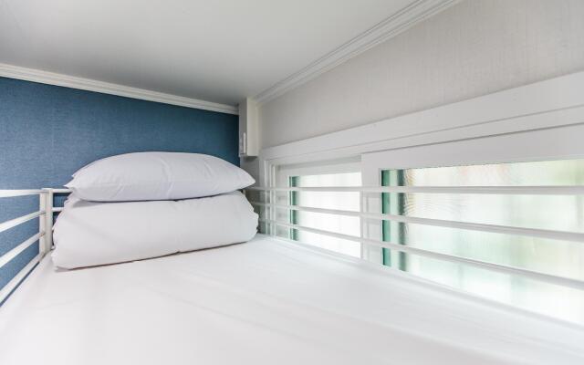 Single Story Capsule Hotel