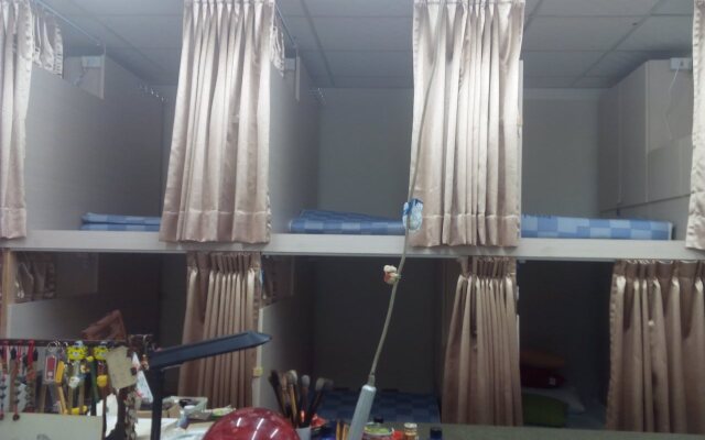 Jiji Art Backpackers Hostel