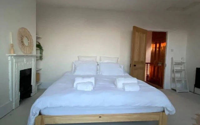Edwardian Villa by the Sea,coastal Walks,king Beds