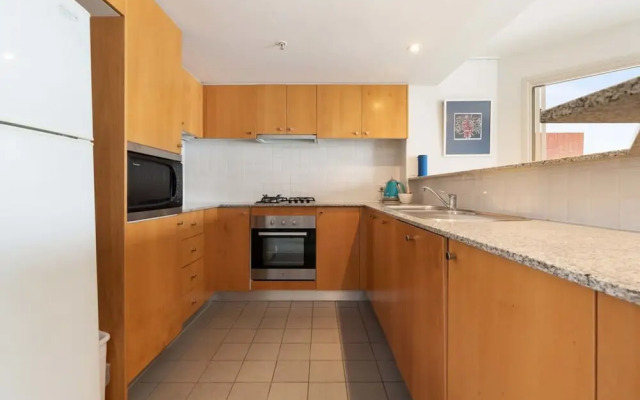 Apartment in Iconic Fingerwharf
