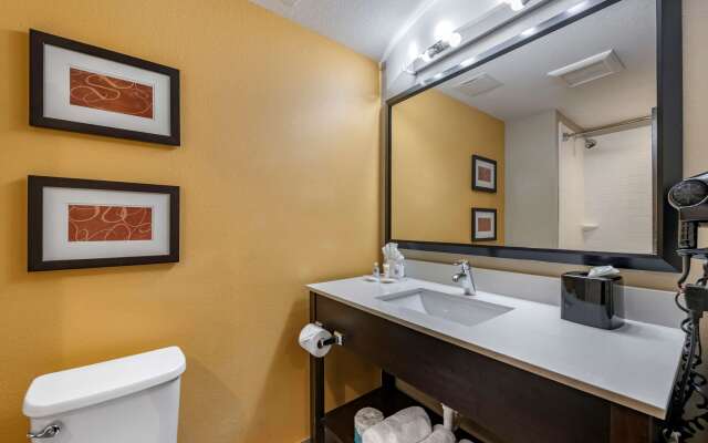 Comfort Suites Fort Lauderdale Airport South & Cruise Port