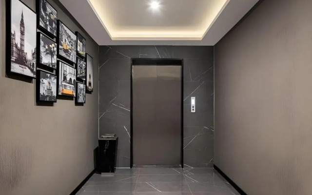 Campanile Hotel Wuhan Zhongnan Road Metro Station