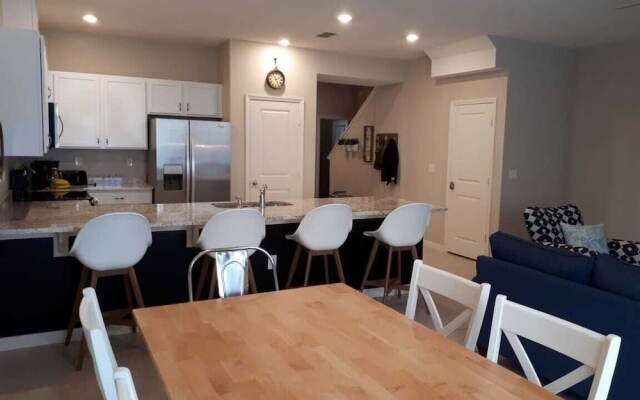 Splendid 4 Bedroom Home Close to Disney 5168
