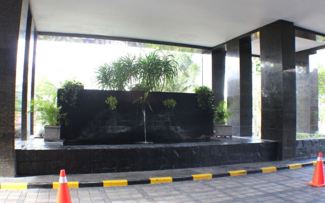 Hotel Santika Pandegiling Surabaya