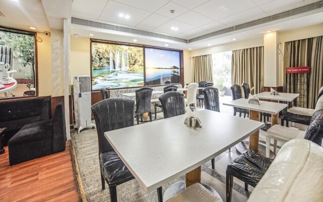FabHotel BMK GK1