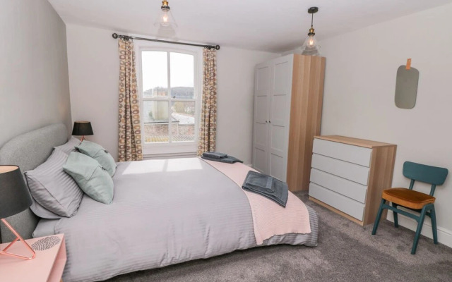 34b Clarence Street