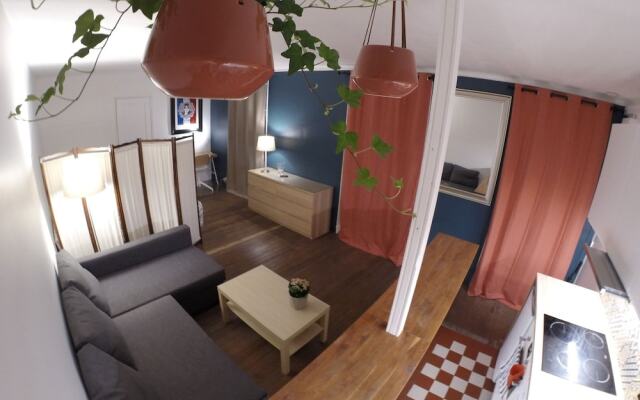 Fonty Cosy Yard side ground floor