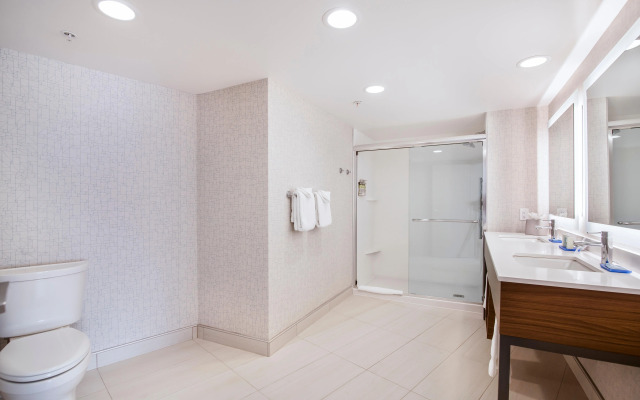 Holiday Inn Express & Suites Langley by IHG