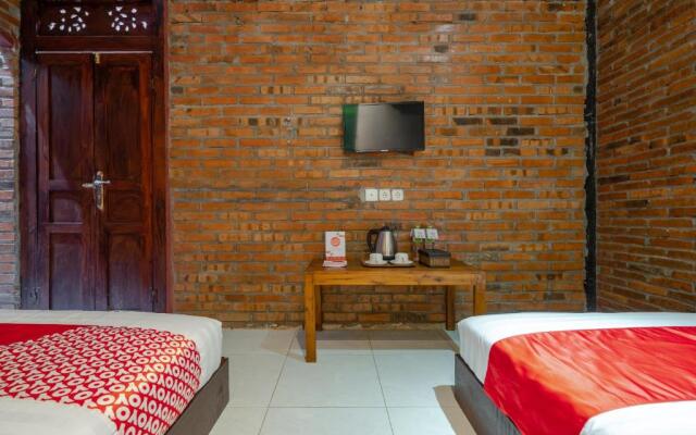 SPOT ON 1931 Kampung Osing Inn