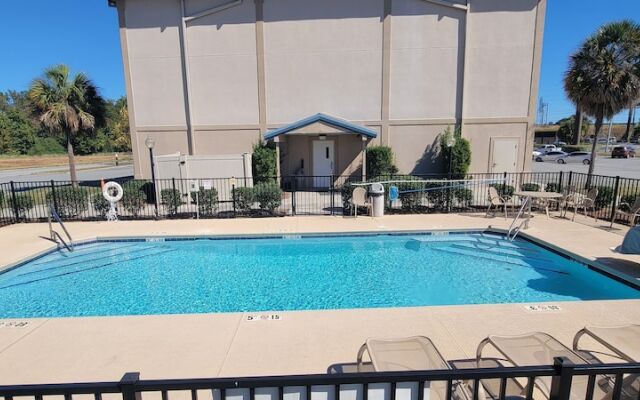 Days Inn Tifton