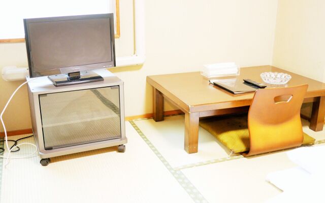 Hiroshima Peace Hotel - Hostel