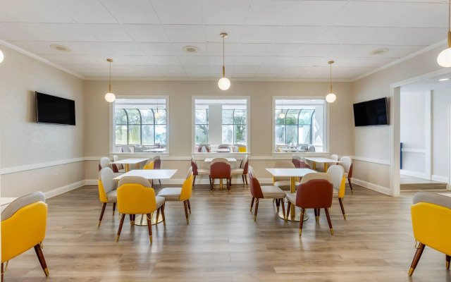 The Lux Hotel & Conference Center, an Ascend Collection Hotel